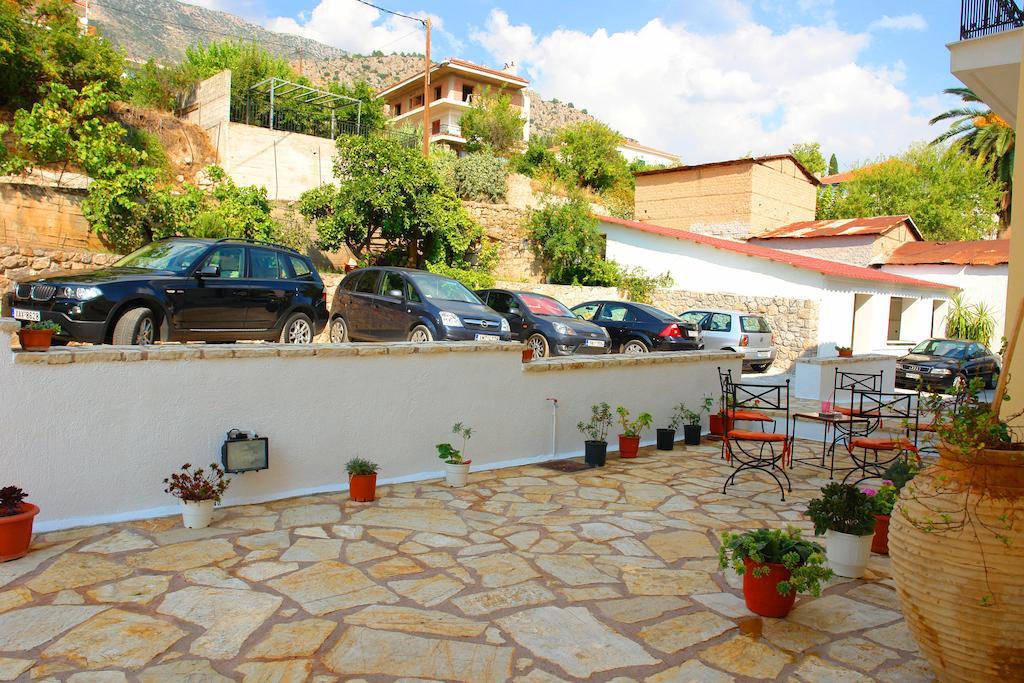 Xenonas Chrisso Hotel Delphi Exterior foto