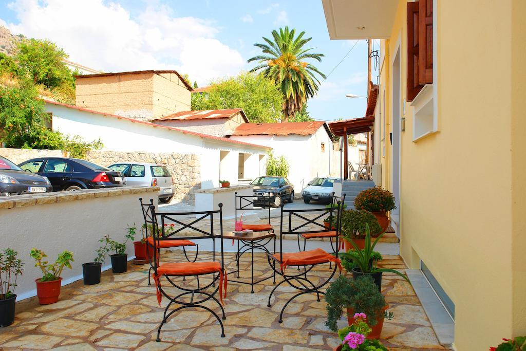 Xenonas Chrisso Hotel Delphi Exterior foto